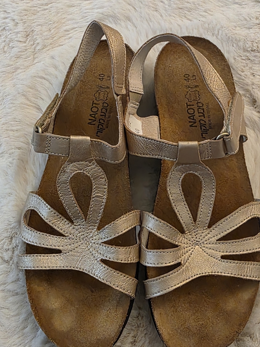 Naot Women’s Metallic Champagne Leather Sandals